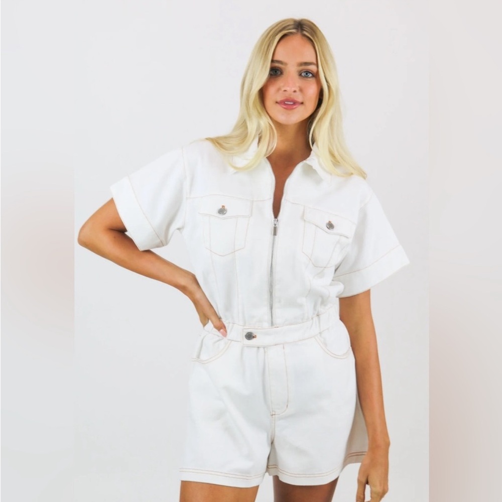 WEWWOREWHAT White Denim Romper